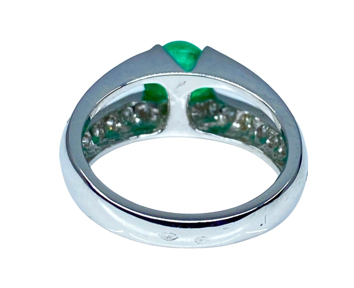 Bague en or blanc 18 carats en émeraude cabochon et diamants - Castafiore
