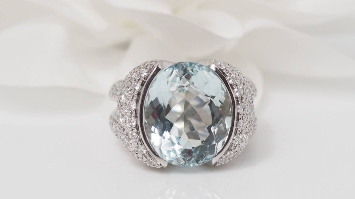 Bague en or blanc, aigue marine et diamants - Castafiore