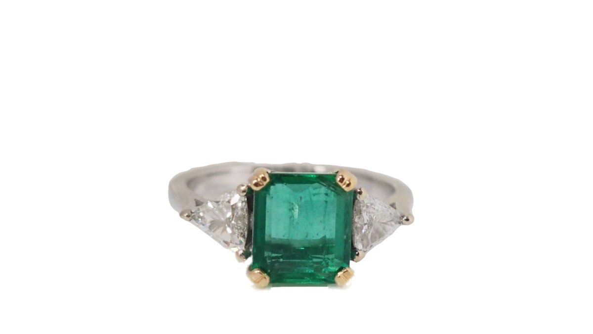 Bague en or blanc, émeraude de Colombie et diamants - Castafiore