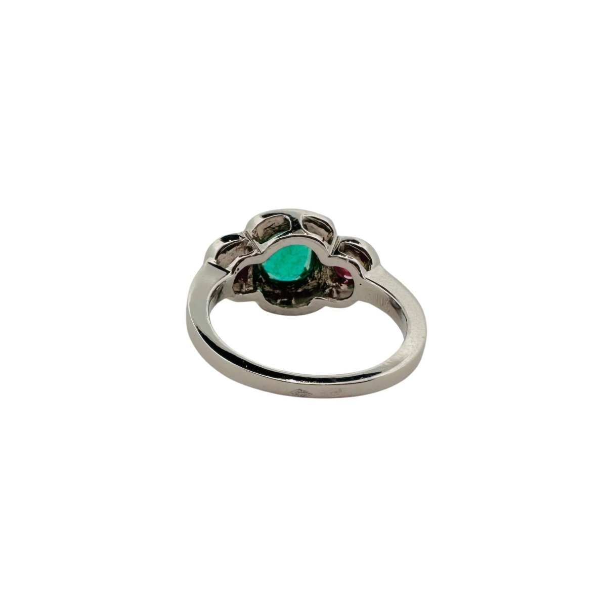 Bague en or blanc, émeraude, rubis et diamants - Castafiore