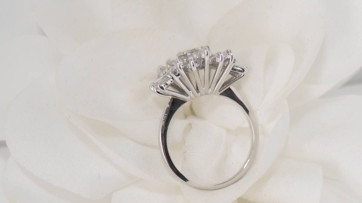 Bague en or blanc et diamants - Castafiore