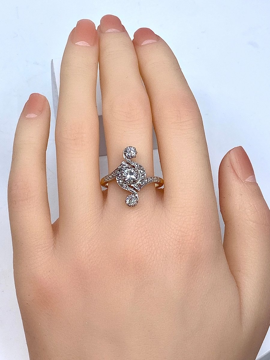 Bague en or blanc et or jaune 18 carats en diamants.Epoque 1900 - Castafiore