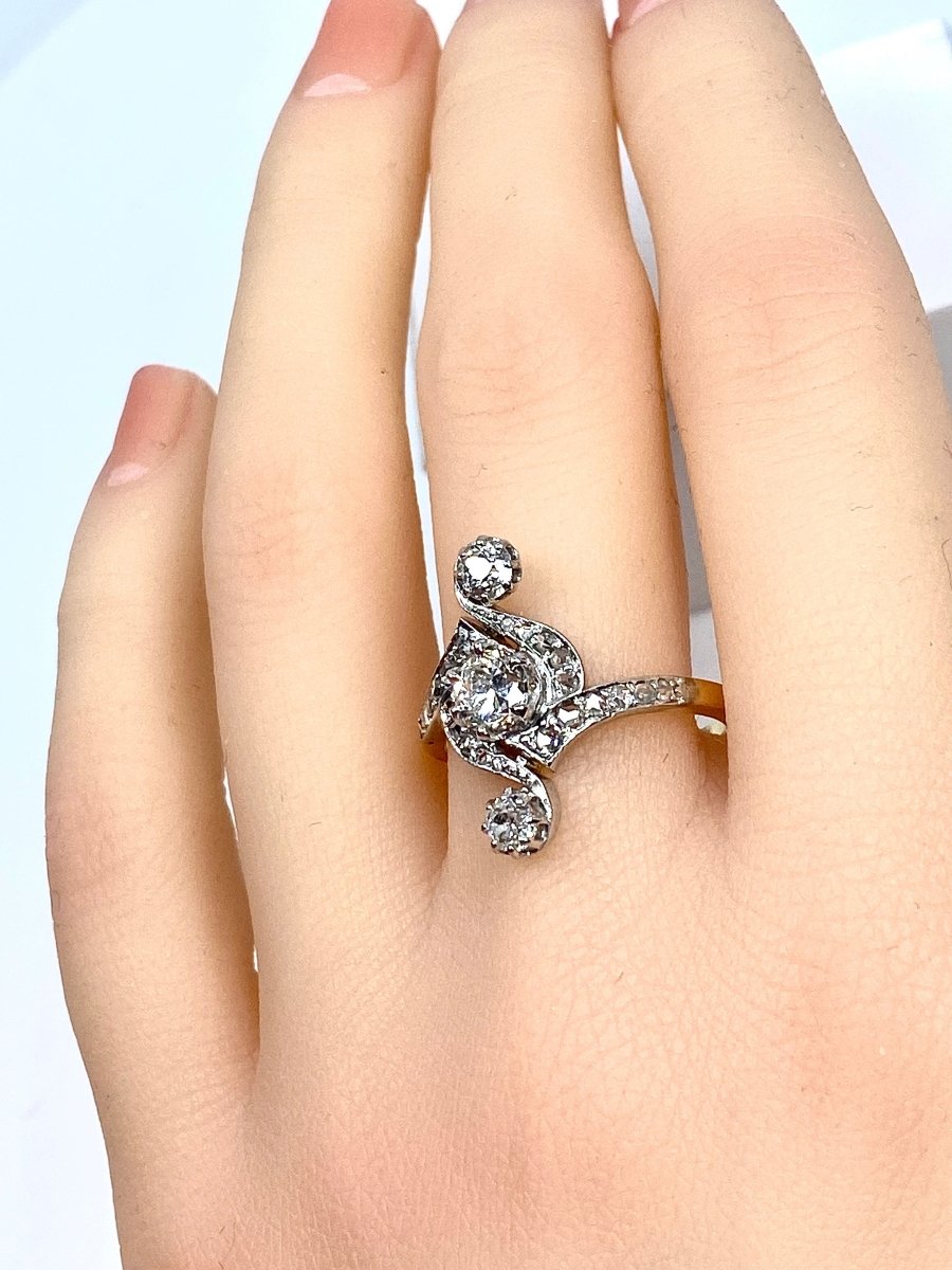 Bague en or blanc et or jaune 18 carats en diamants.Epoque 1900 - Castafiore