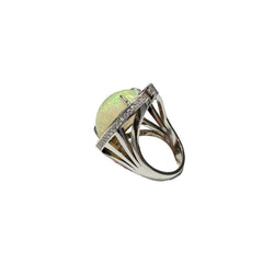 Bague en or blanc, opale et diamants - Castafiore