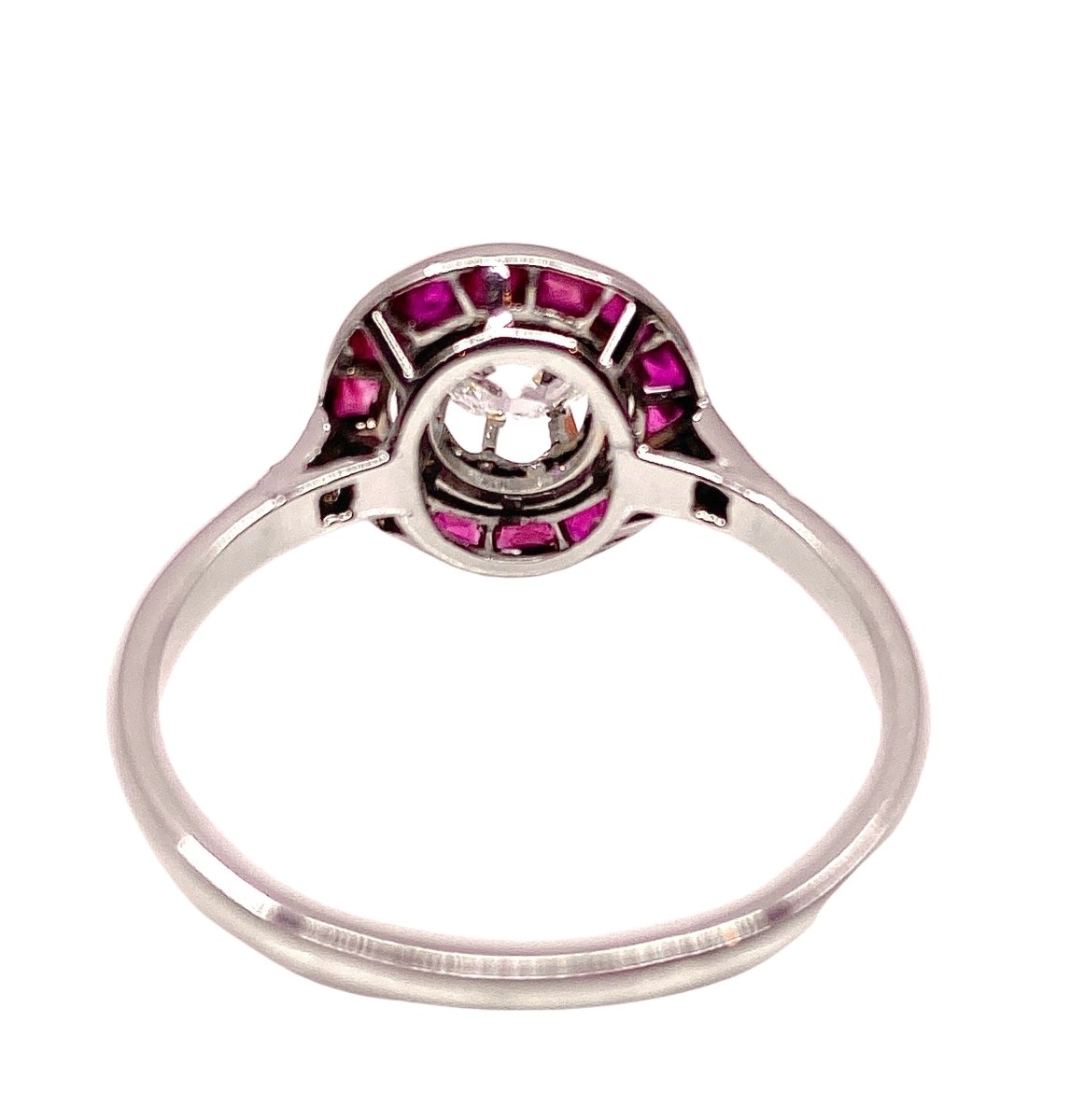 Bague en or blanc, rubis et diamants - Castafiore