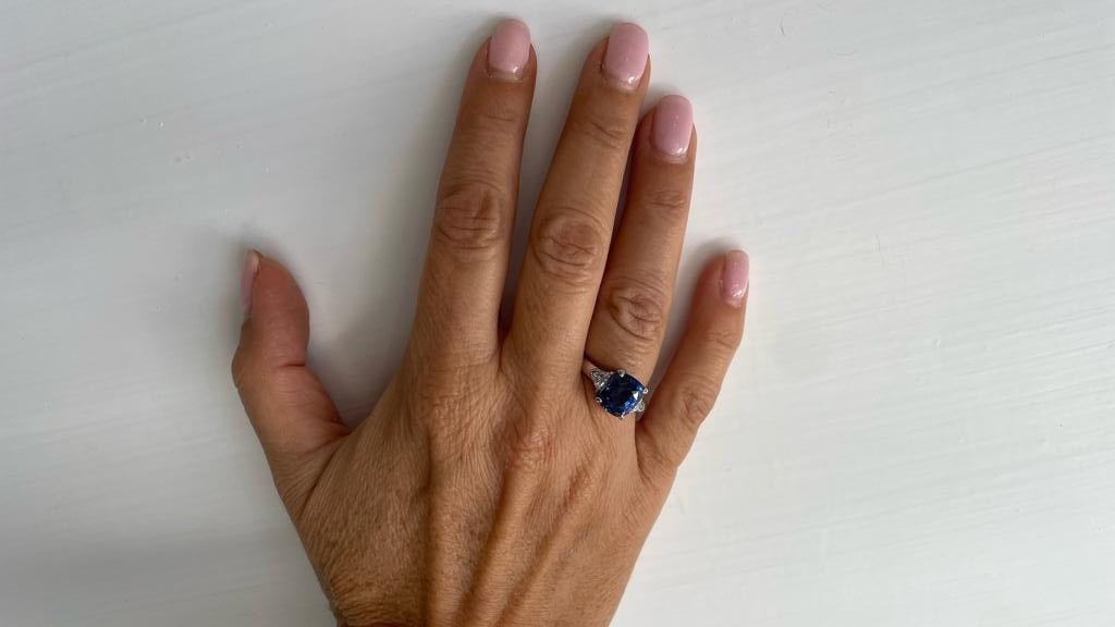 Bague en or blanc, saphir et diamants - Castafiore