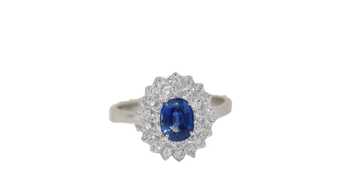 Bague en or blanc, saphir et diamants - Castafiore