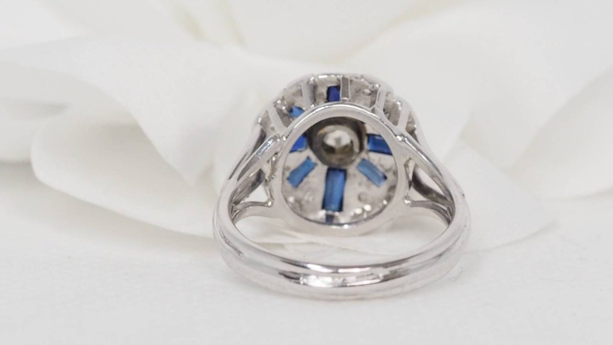 Bague en or gris, saphirs baguettes et diamants - Castafiore