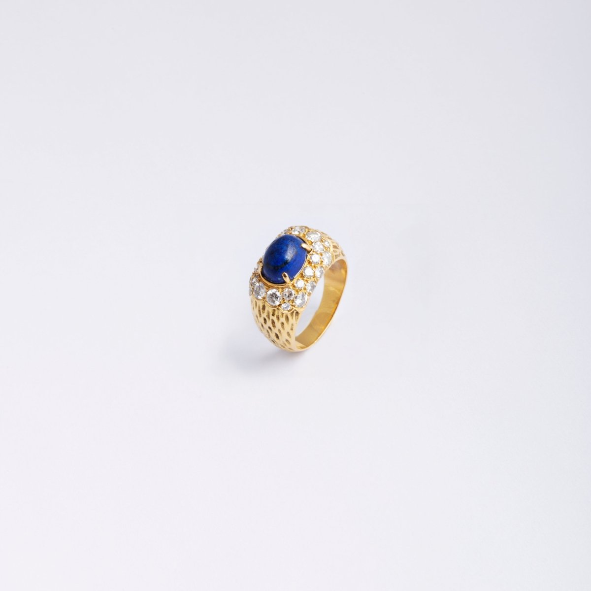 Bague en or jaune, diamants et lapis lazuli - Castafiore