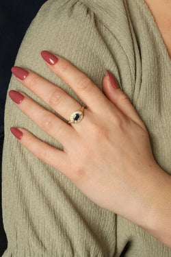 Bague en or jaune, diamants et saphir - Castafiore