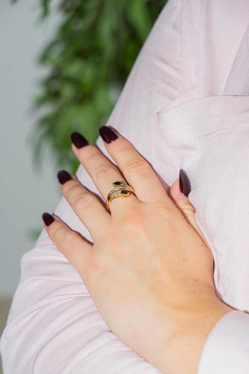 Bague en or jaune et saphir - Castafiore