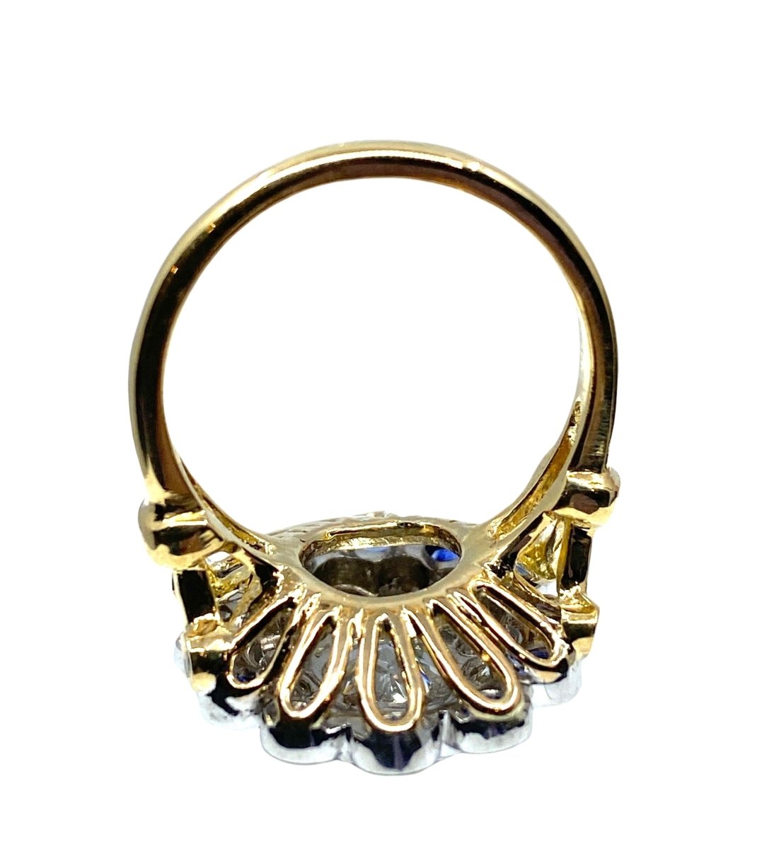 Bague en or jaune, or blanc, saphirs et diamants - Castafiore