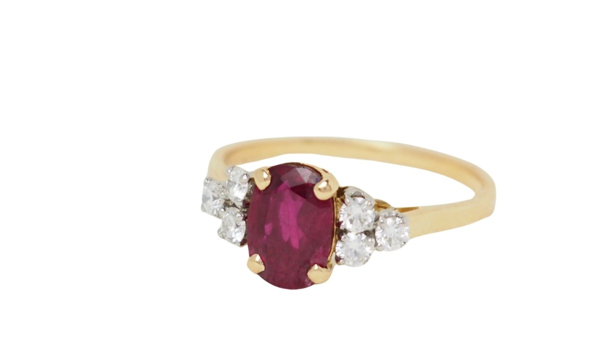 Bague en or jaune rubis et diamants - Castafiore