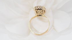 Bague en or jaune, saphir et diamants - Castafiore