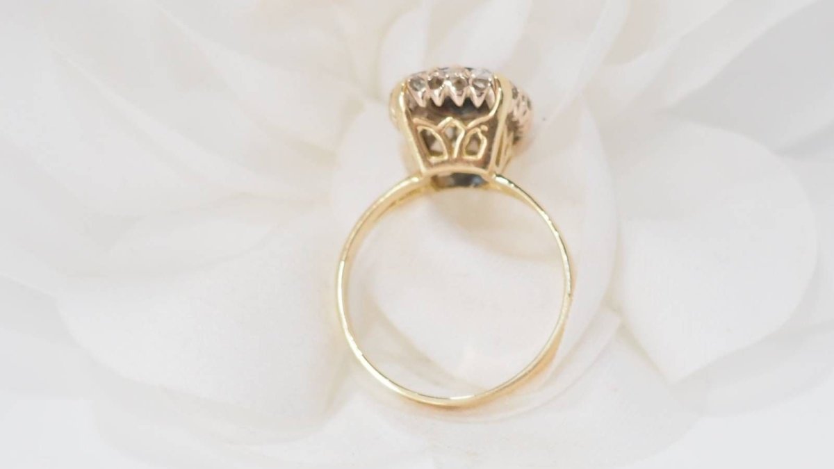 Bague en or jaune, saphir et diamants - Castafiore