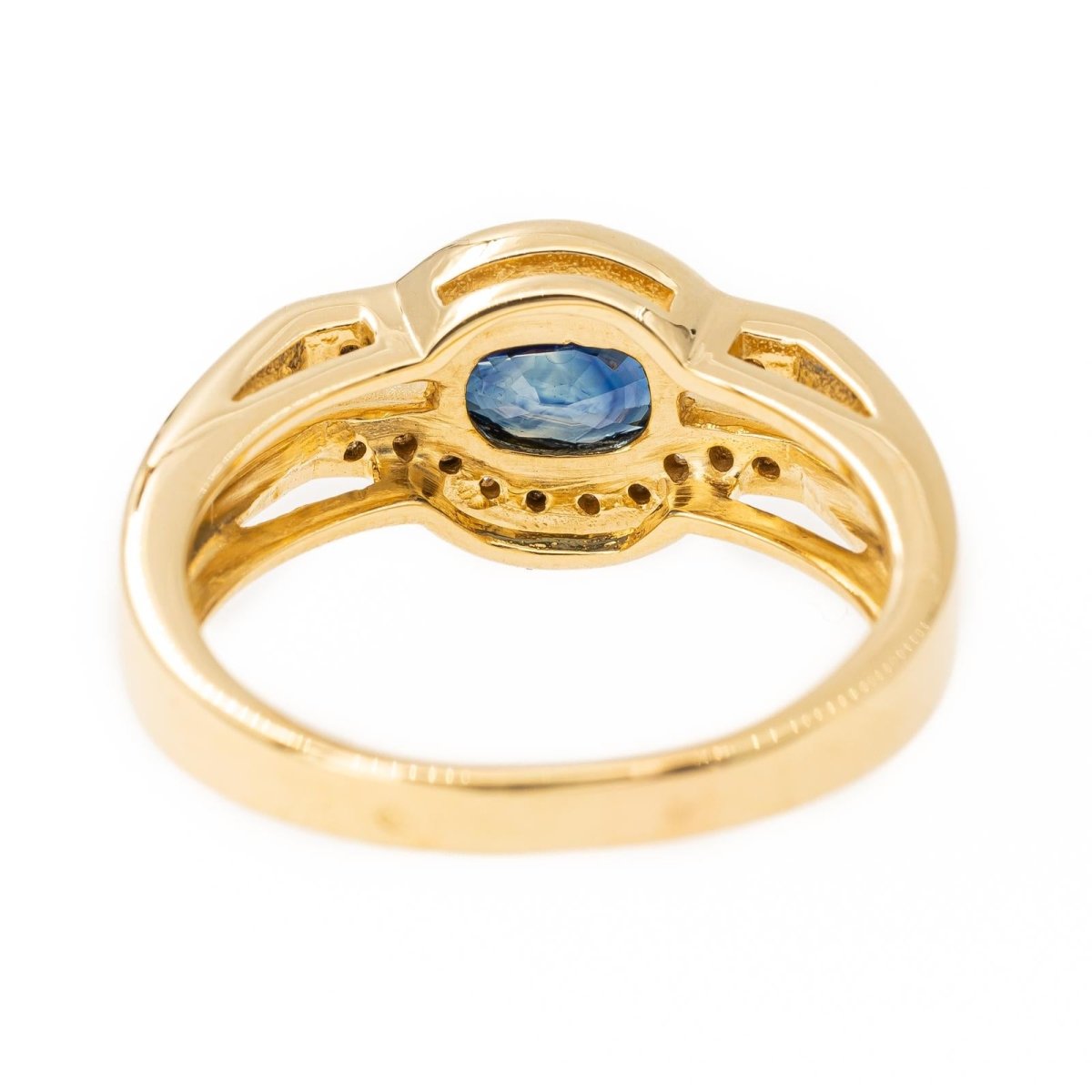 Bague en or jaune, saphir et diamants - Castafiore