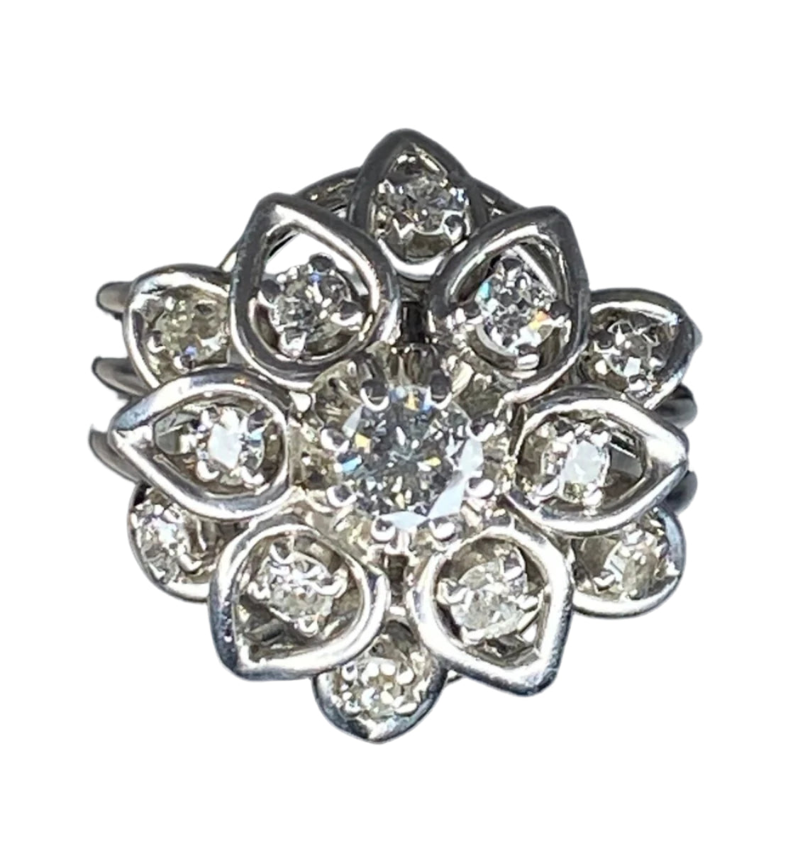 Bague en platine marguerite sertie de diamants - Castafiore
