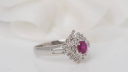 Bague en platine, rubis et diamants - Castafiore