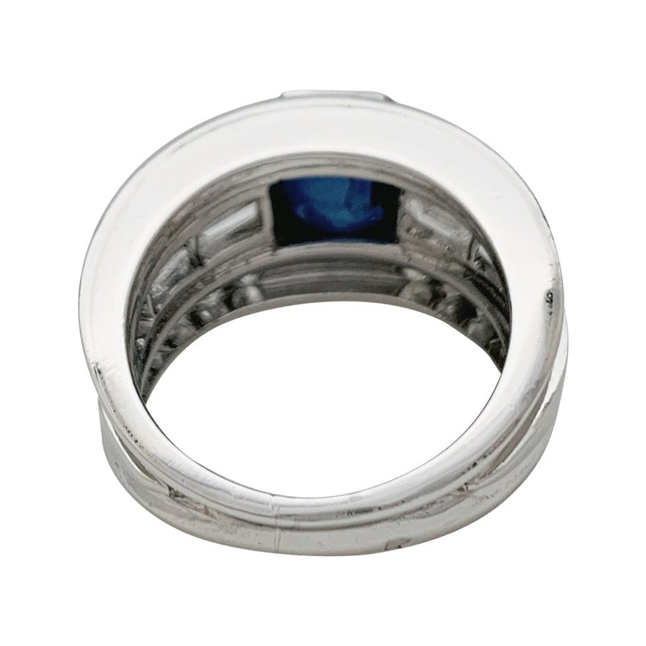 Bague en platine, saphir et diamants - Castafiore