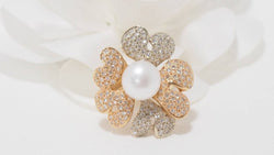 Bague Fleur en or 3 tons diamants et perle de culture - Castafiore