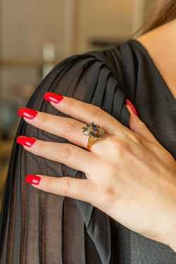 Bague Fleur en or jaune et saphir - Castafiore