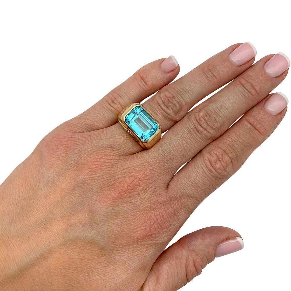 Bague Fred or jaune et topaze bleue. - Castafiore