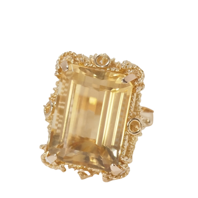 Bague importante en or jaune et citrine - Castafiore