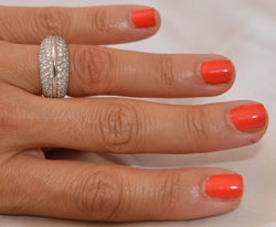 Bague jonc en or gris entièrement pavée de diamant - Castafiore