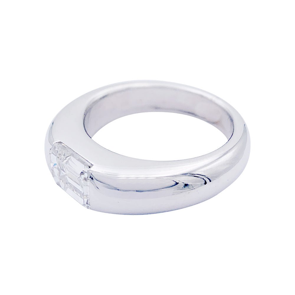 Bague jonc sertie d'une diamant taille émeraude - Castafiore