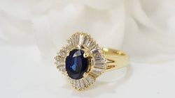 Bague Jupe en or jaune, Saphir ovale et diamants - Castafiore