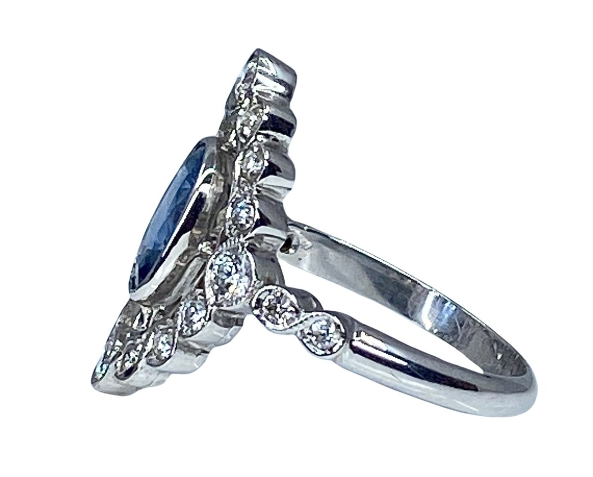 Bague losange en or blanc saphir et diamants - Castafiore
