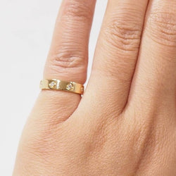 Bague "Love" CARTIER en or jaune et diamants - Castafiore