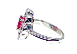 Bague marguerite en or blanc 18 carats en rubis et diamants - Castafiore