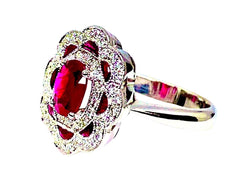 Bague marguerite en or blanc 18 carats en rubis et diamants - Castafiore