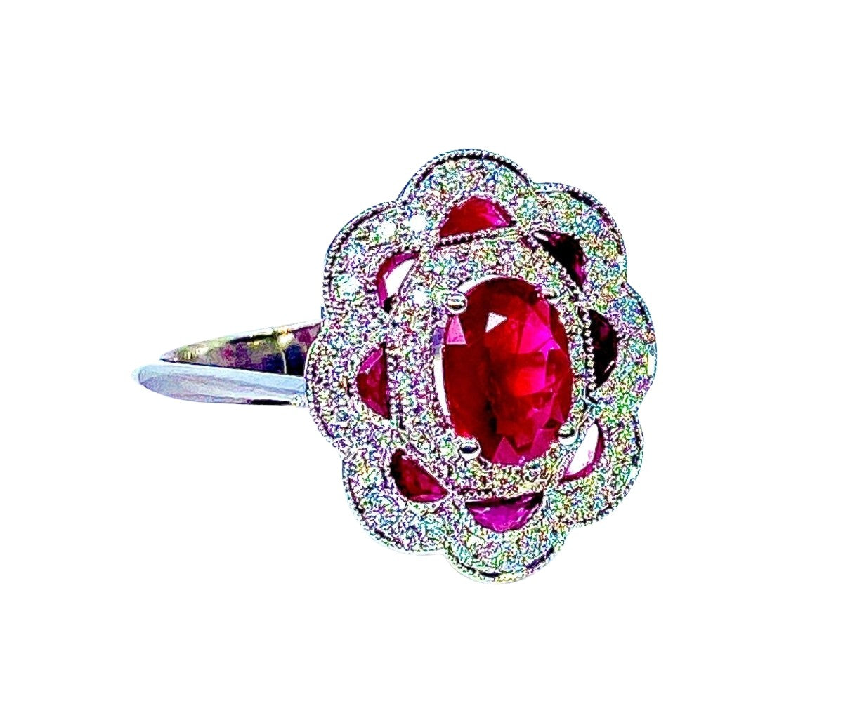 Bague marguerite en or blanc 18 carats en rubis et diamants - Castafiore