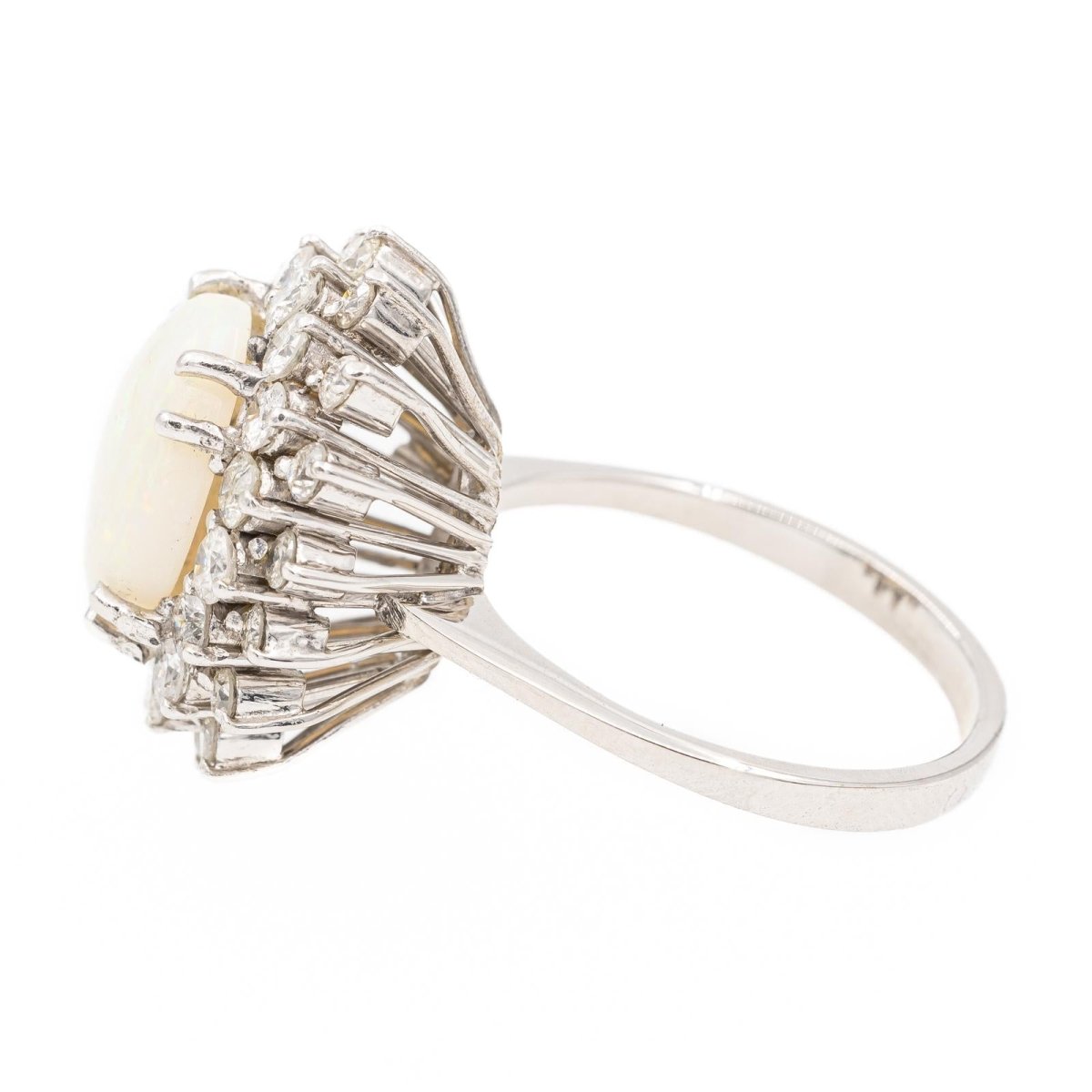 Bague Marguerite en or blanc et opale - Castafiore