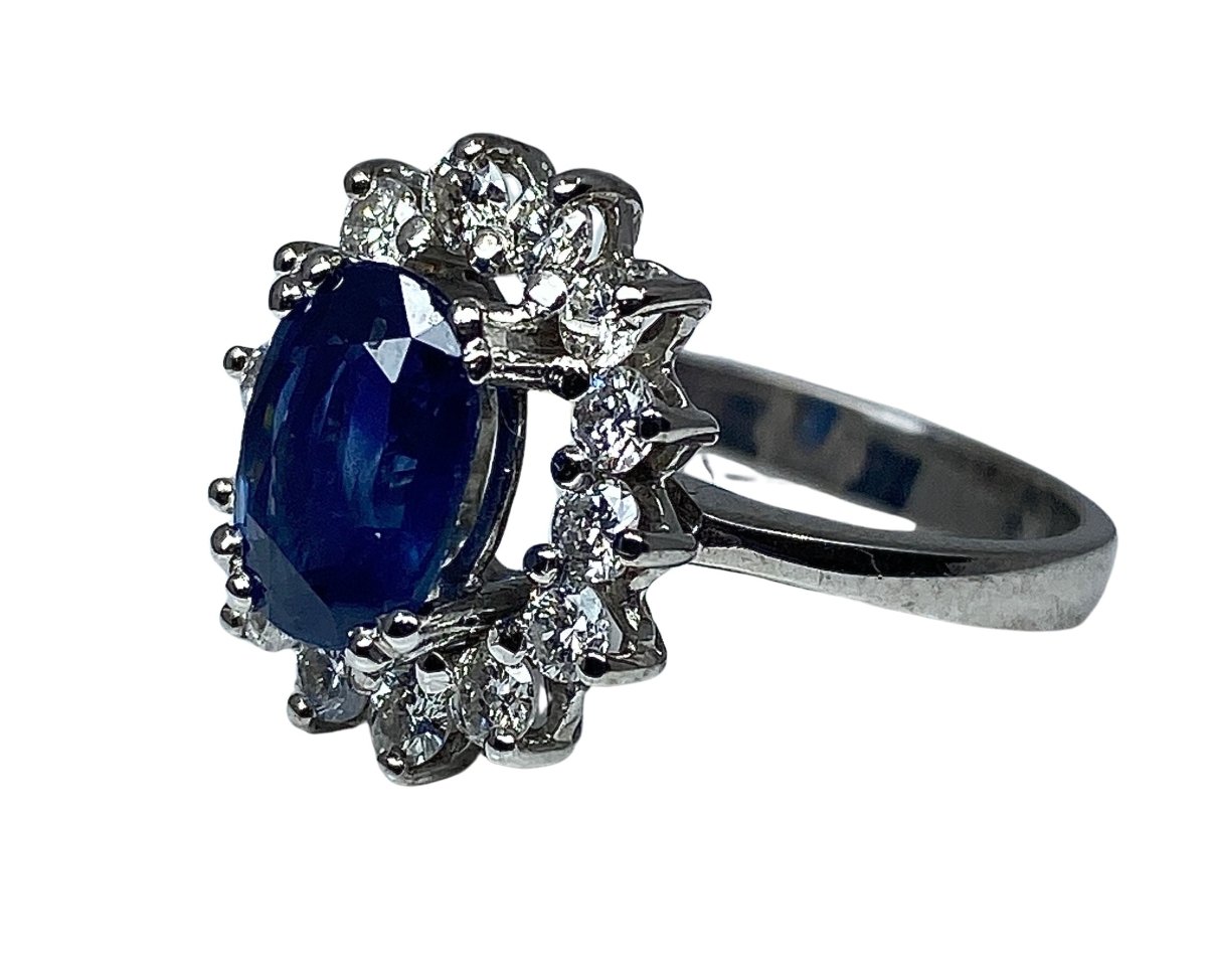 Bague Marguerite en or blanc, saphir et diamants - Castafiore