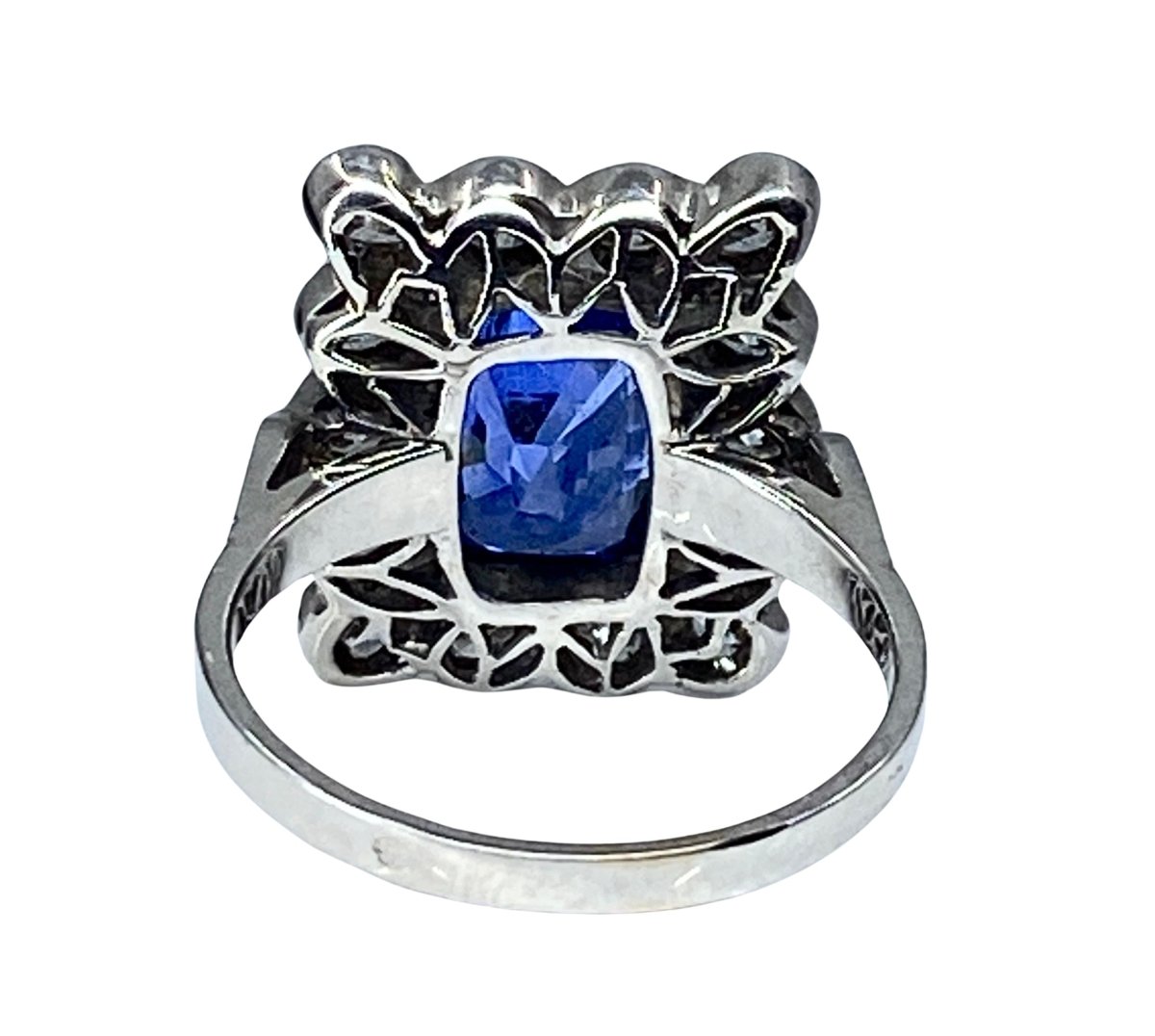 Bague Marguerite en or blanc saphir et diamants - Castafiore