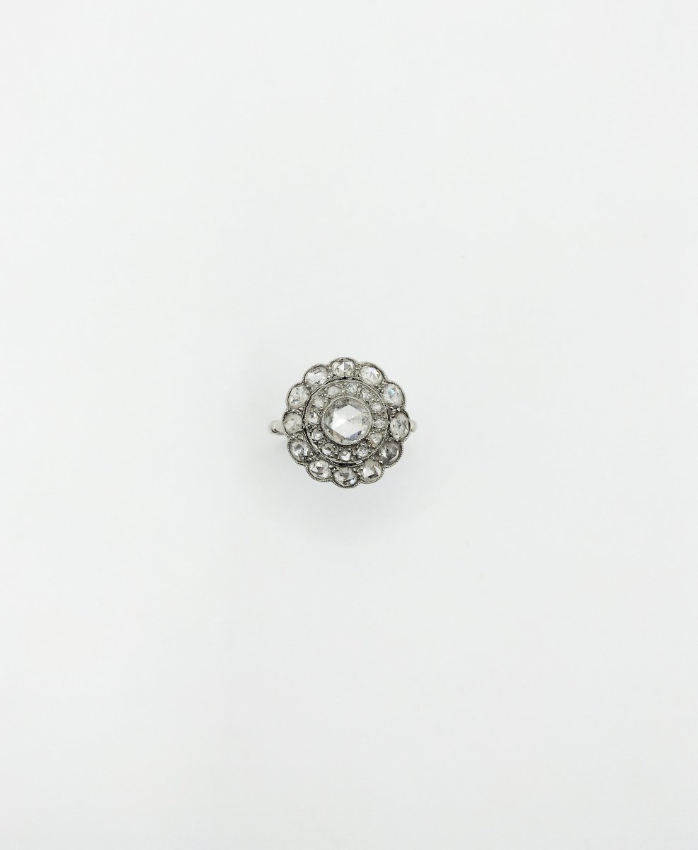 Bague Marguerite en or gris, platine et brillants - Castafiore