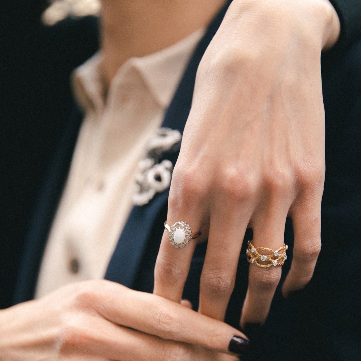 Bague Marguerite en or jaune, opale et diamants - Castafiore