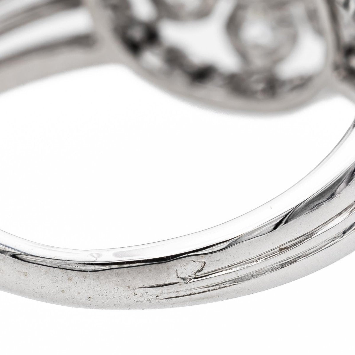 Bague Marguerite en platine et diamants - Castafiore