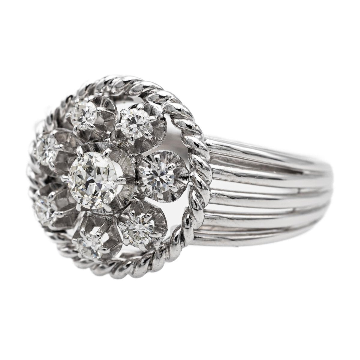 Bague Marguerite en platine et diamants - Castafiore