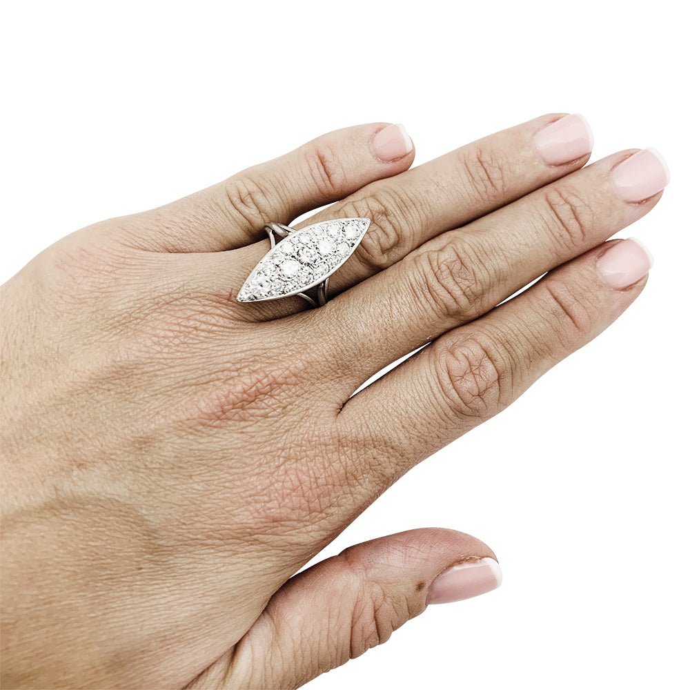 Bague marquise en or blanc et diamants - Castafiore
