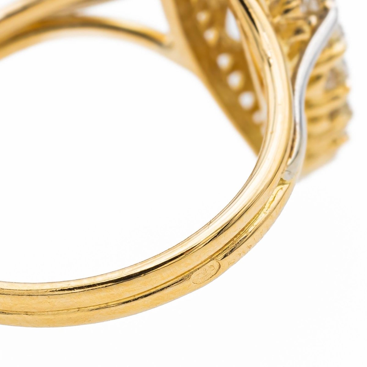 Bague Marquise en or jaune et diamants - Castafiore