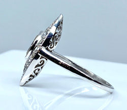 Bague marquise en platine et diamants, vers 1900 - Castafiore