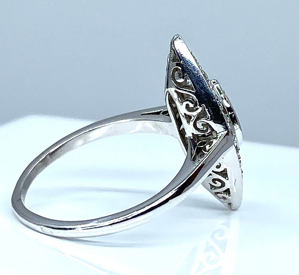 Bague marquise en platine et diamants, vers 1900 - Castafiore