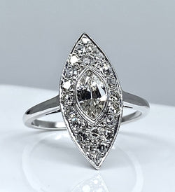 Bague marquise en platine et diamants, vers 1900 - Castafiore