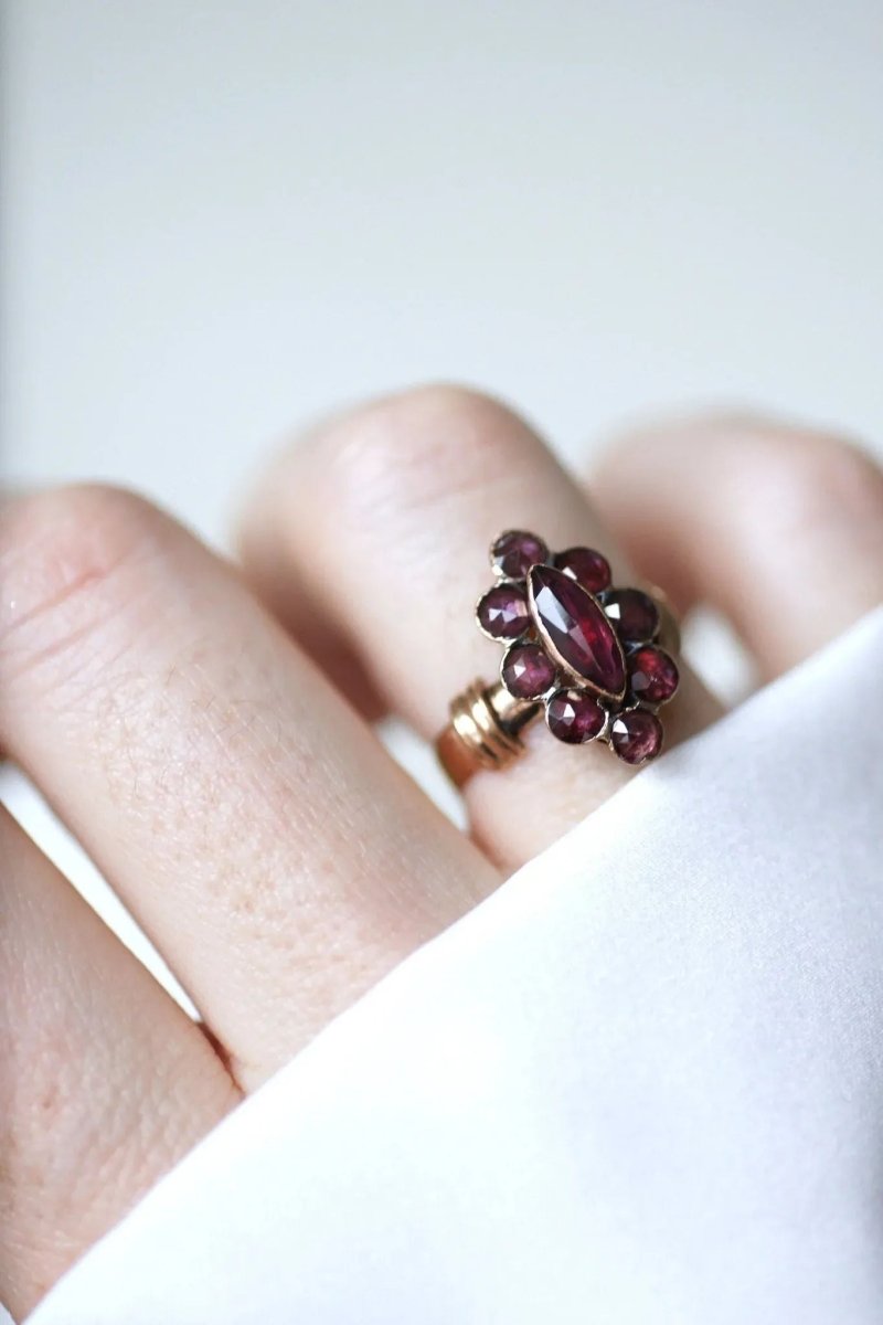 Bague marquise grenats de Perpignan - Castafiore