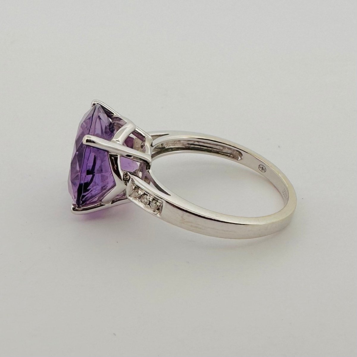 Bague MAUBOUSSIN en or blanc et améthyste - Castafiore