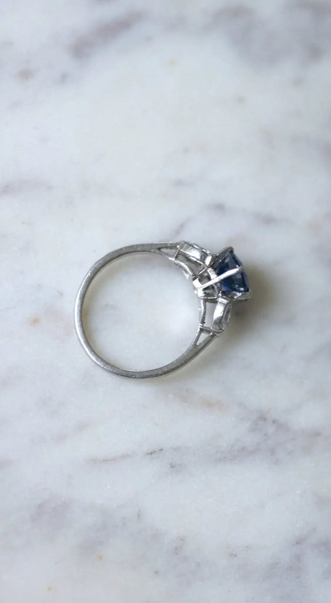 Bague Mellerio dits Meller, saphir et diamants - Castafiore